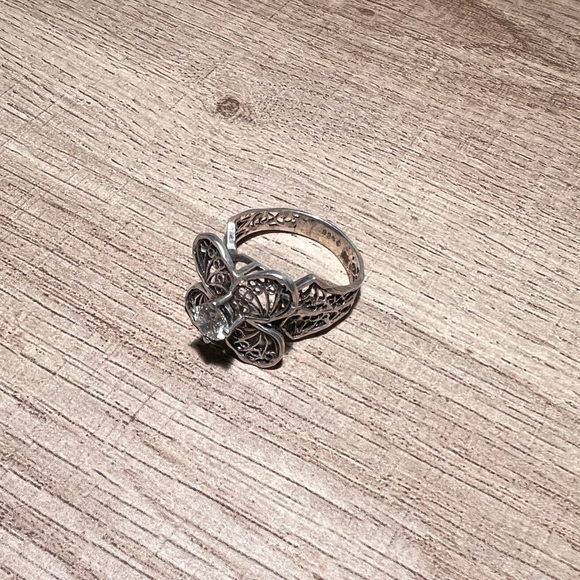 Flower ring - Picture 2 of 3